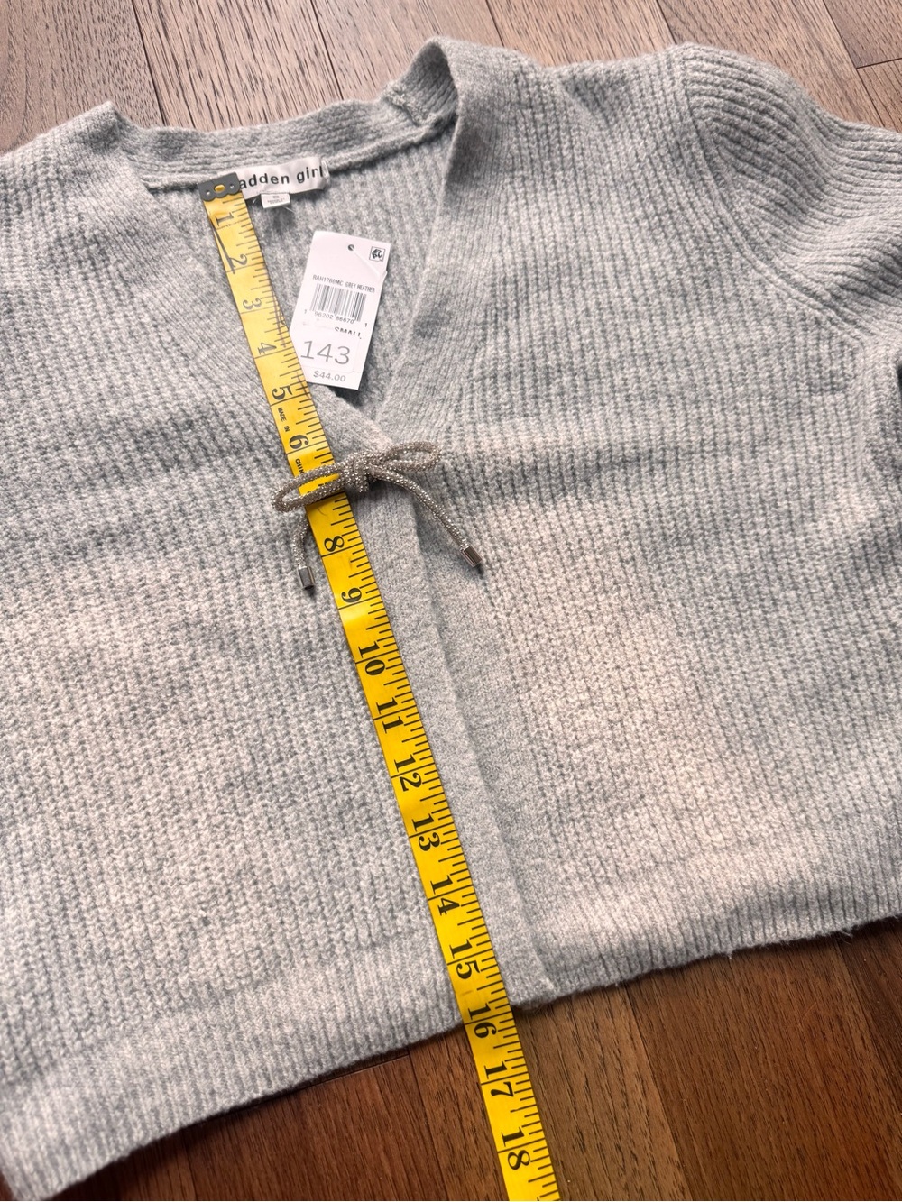 Madden Girl Light Gray Cropped Bow Detail V-Neck Cardigan - Picture 8 of 9